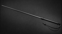 カーボンファイバー・ケイン(鞭)