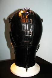 ラバー・ラテックス/バックル・マスク