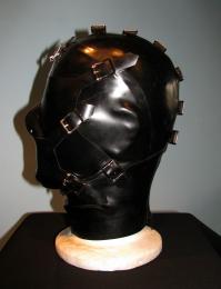 ラバー・ラテックス/バックル・マスク