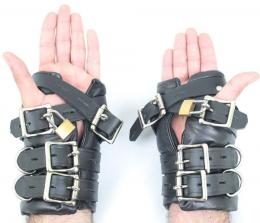 サスペンション・カフ(手枷)■本革製