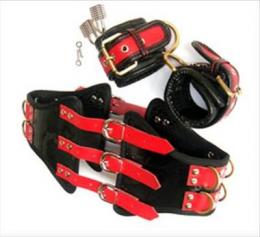 コルセット・ハーネス&手枷★赤黒コンビ